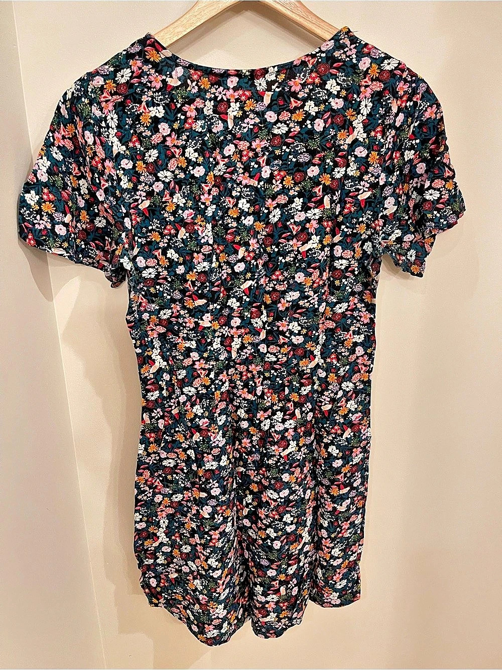 ROXY Floral Mini Dress in Black Size Medium